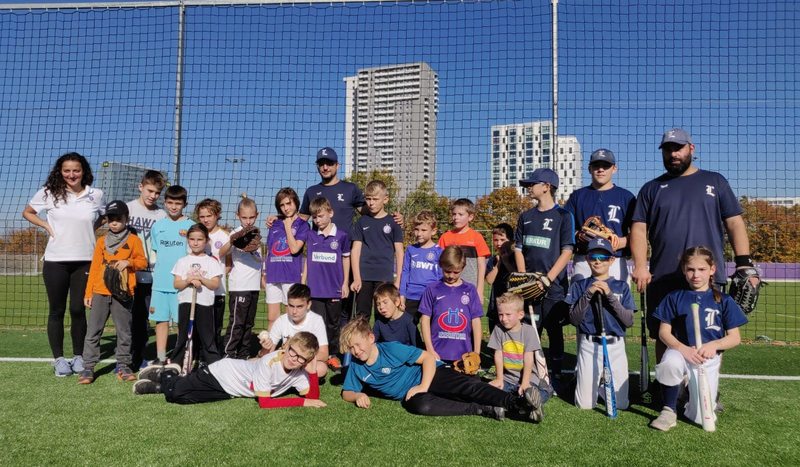 Baseballtraining mit Kidsclub bei FK Austria Wien