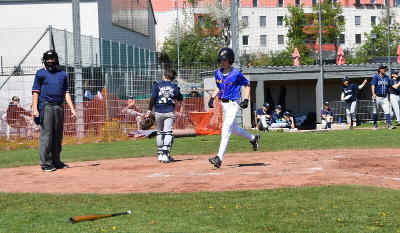 Young U12 Metrostars celebrate a successful start to the league season