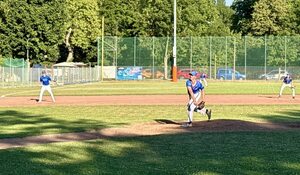 Heisses U16-Flutlicht-Derby geht knapp an die Wanderers